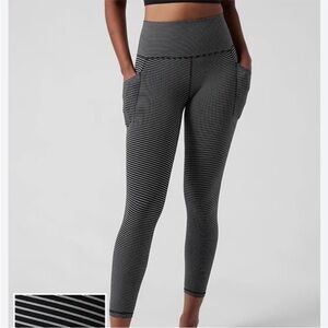 Athleta Salutation Stash Pocket 7/8 Length Leggings